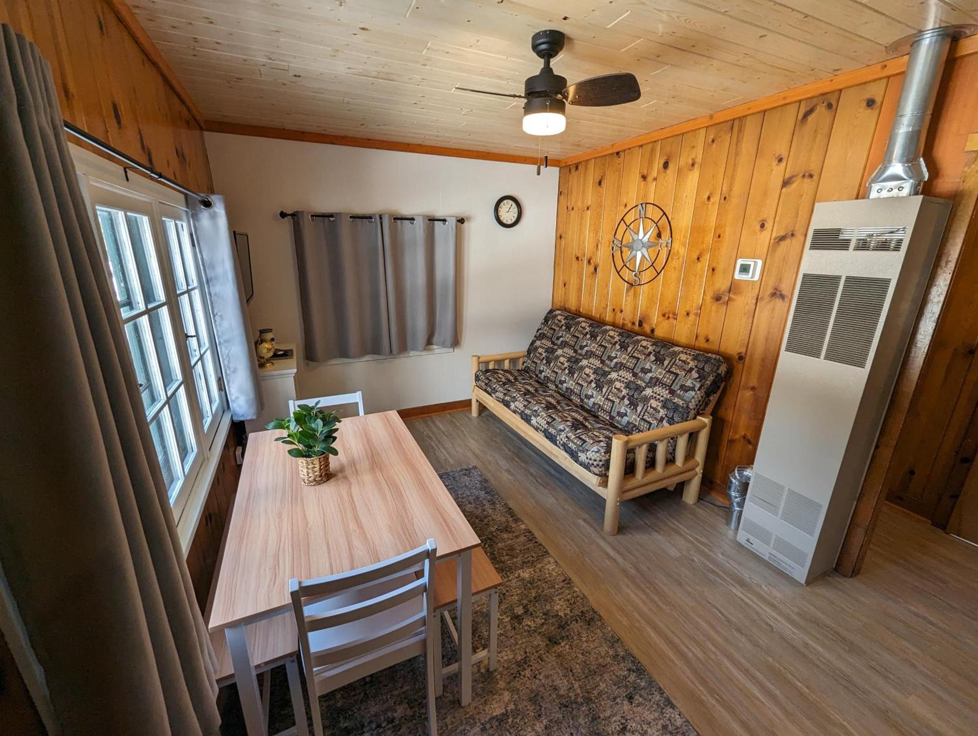Riverside Point Resort Motel Park Rapids المظهر الخارجي الصورة