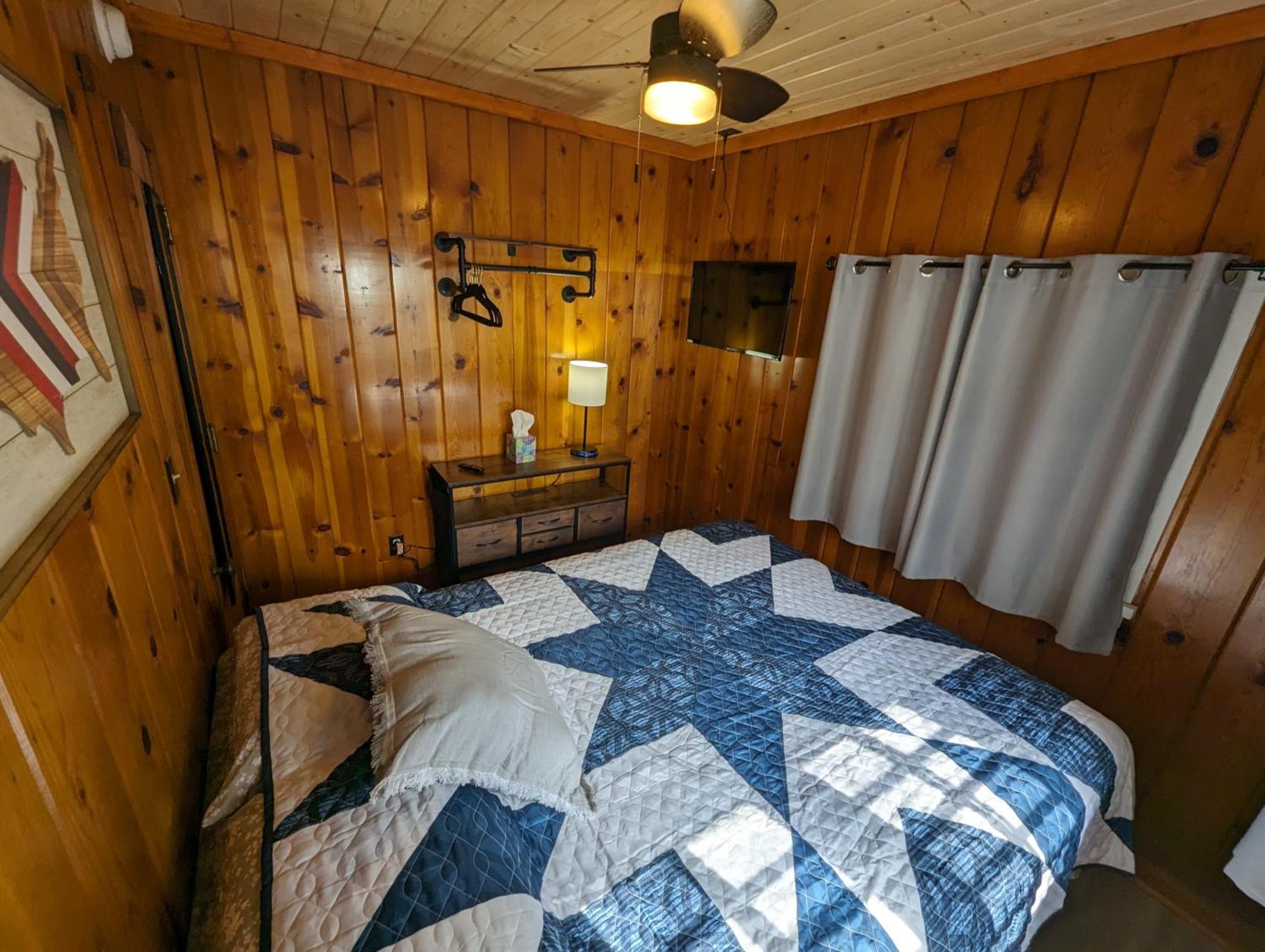 Riverside Point Resort Motel Park Rapids الغرفة الصورة
